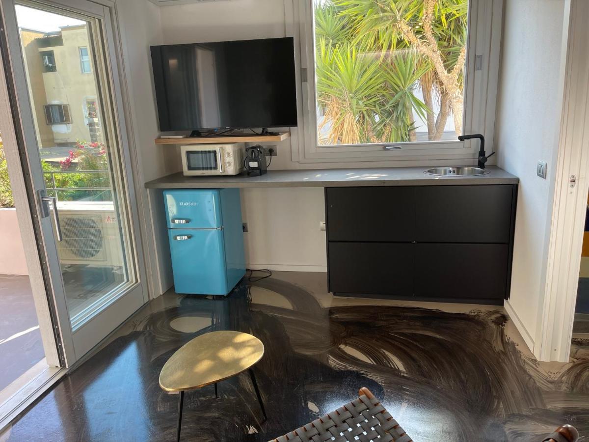 Loft Delizioso Pieno Centro Con Veranda Apartment Tortoli Exterior photo